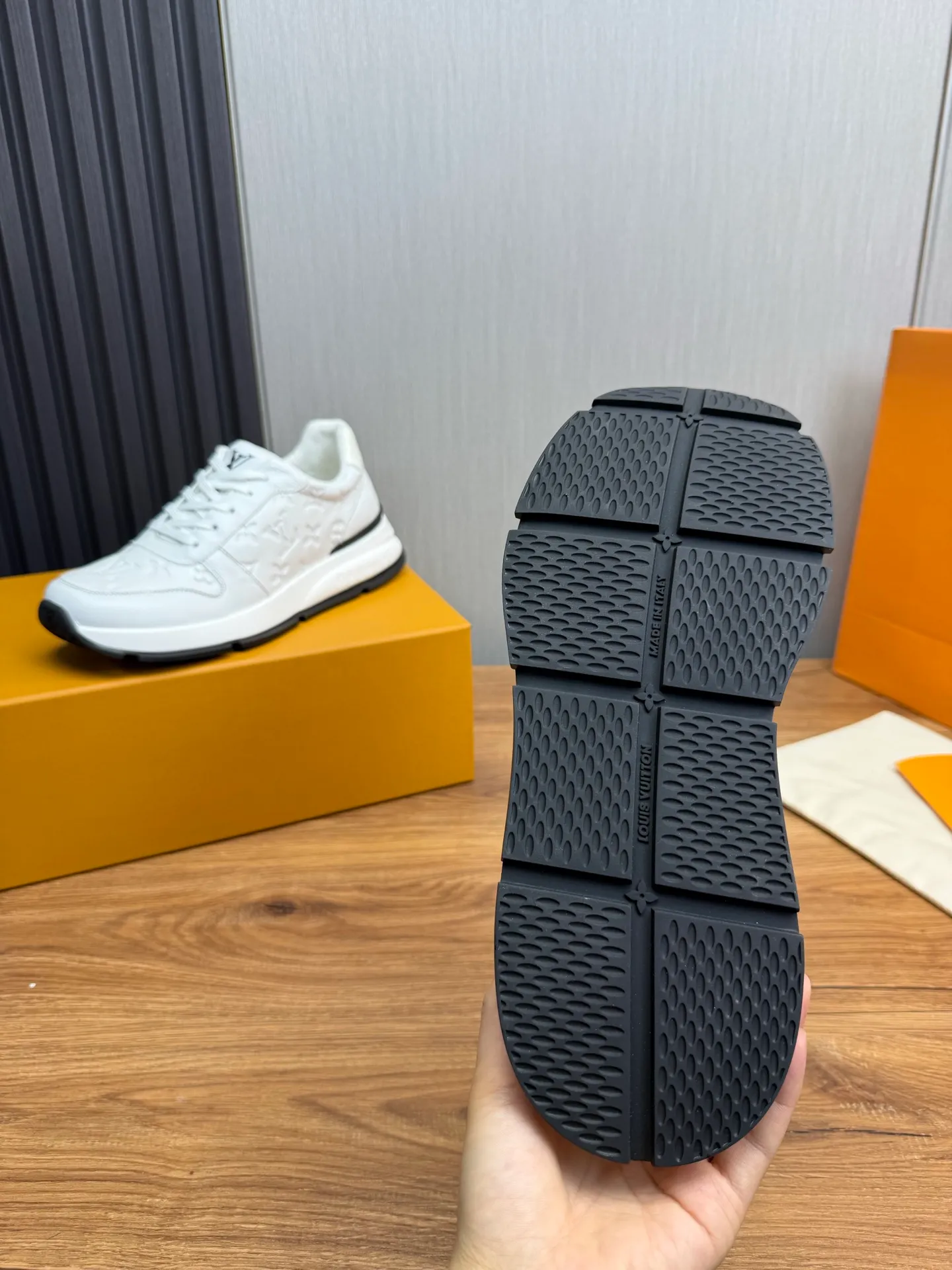 Men's men's shoes 💰840💰 LOUIS VUITTON [Luden Yiwei] The new trendy Lv is on the market 🎁, casual and fashionable men's shoes 👟Original 1:1 shipment✅ The upper is made of imported brand leather + cowhide lining, the original wear-resistant rubber outsole, the version is simple and elegant, exclusive for trendy men. 38-44 (customized at 38.45)